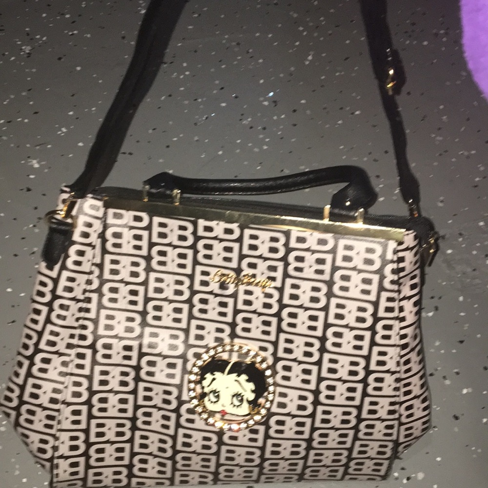 A Betty boo purse